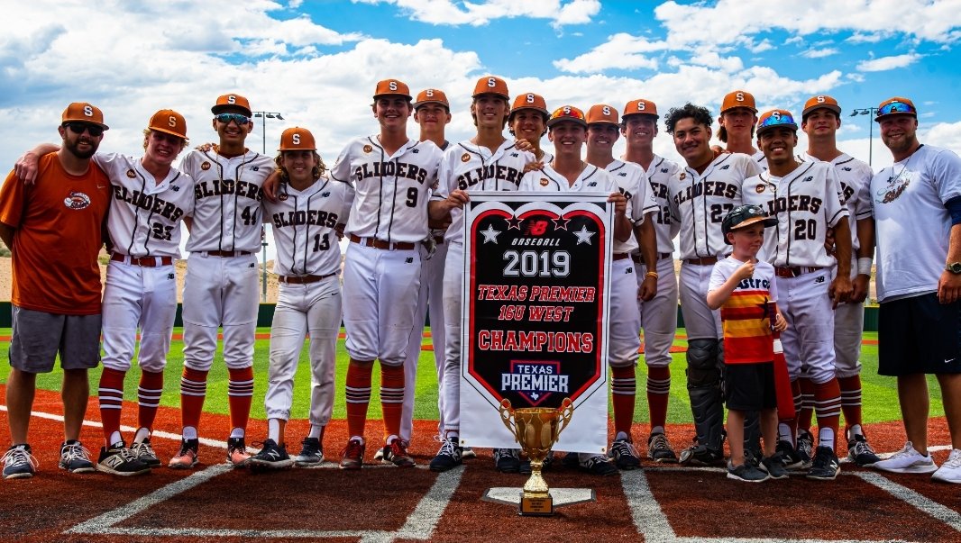 tx_pierce's tweet photo. Congrats @Beau_OHara and the 16U @stsliders. Yall did it first class. And I cant thank yall enough how yall included Lane. Scotty is proud #ForScotty #SliderFamily https://t.co/jJBoeNqYS8