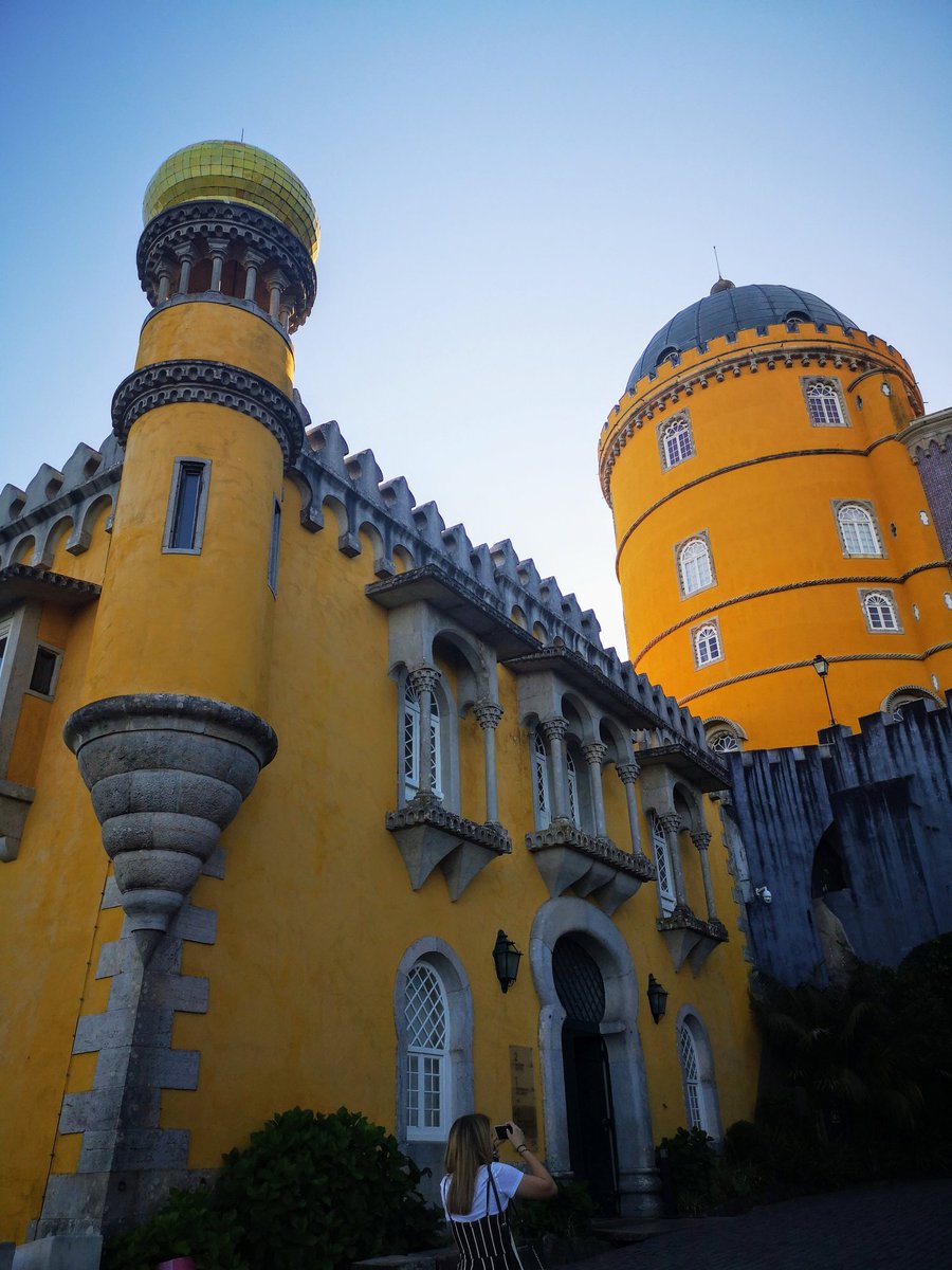 ArmandaAndrade's tweet photo. The fabulous Pena #palace #WorldHeritage #landmarks #architecture #ancient #neoromanic #NeoGothic #Neomanueline #neoIslamic #neorenaissance #indian #Romanticism #Colours2019 #colours #Sintra #Portugal 🇵🇹 #visitportugal #travel #travelphotography https://t.co/eSJgCmRuMs