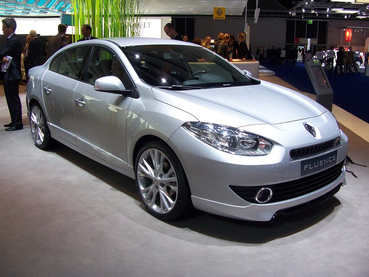 Тюнинг рено флюенс. Рено Флюенс 2012. Тюнингованный Renault Fluence. Renault Fluence обвес. Обвес на Рено Флюенс 2012.