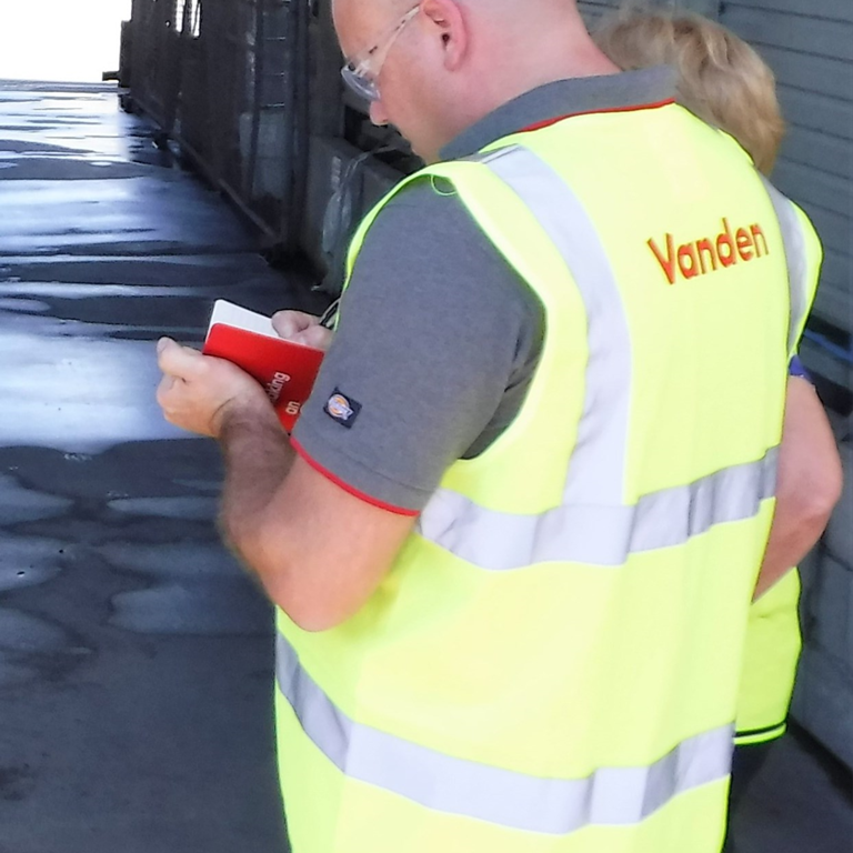 SimonVLeuven's tweet image. For us to make an Impact, we always spend time listening and understand the outcomes you need.
We Think Beginning Not End
#Plastics #recycling #sustainability #part #thinkbeginningnotend #vanden
👉📖 ow.ly/PQwt50v6Sot