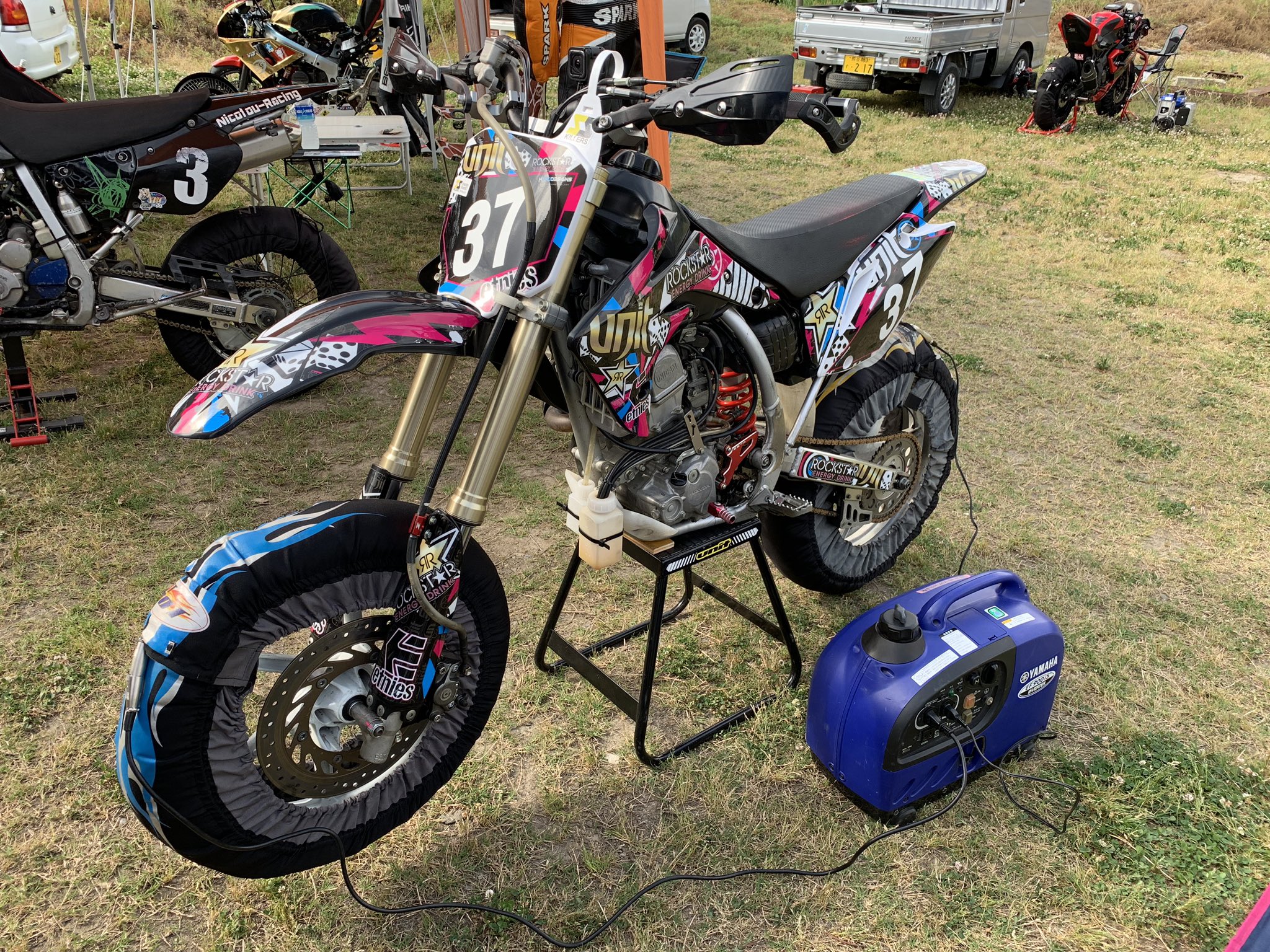 たんぽぽ モタードsp Midが盛り上がってましたがミニが少ないのでみなさん是非にcrf150rとかyz85とかkx85を モタード化して遊びましょう ミニモッサーモタード楽しいよ
