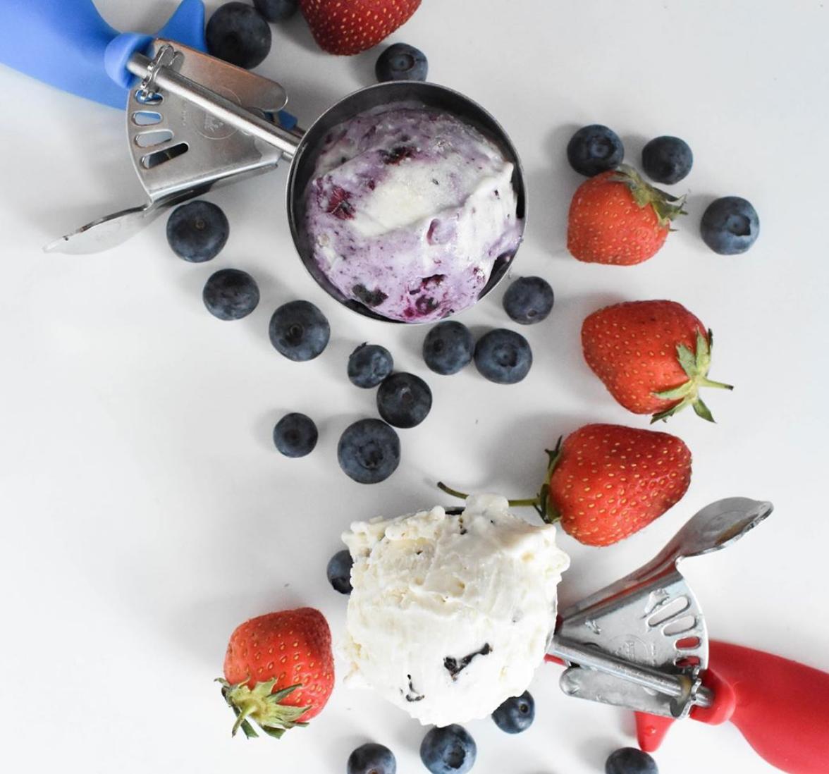 Market_Common's tweet photo. Happy National Ice Cream Day!! I hope your day is filled with as much @nicecreamdc as your heart desires.🍦

#NiceCream #NitrogenIceCream #IceCream #NationalIceCreamDay #MarketCommonClarendon #AlexandriaVA https://t.co/cq1pW8tMo0