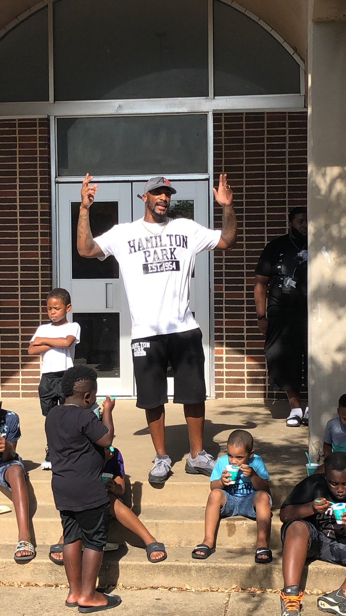 MThomasTX84's tweet photo. Shout out to @AqibTalib21 for providing backpacks and encouragement to our @HPPMBobcats today. Actions speak louder than words #RISDsaysomething #RisdGreatness #Blessed2BlessOthers https://t.co/JQoaa673Sd