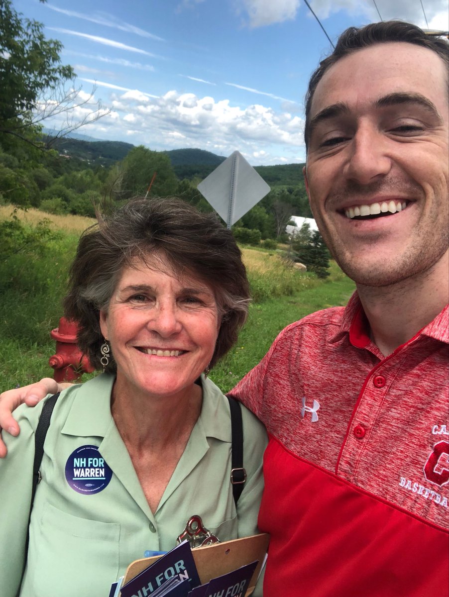 awcOMIvt's tweet photo. Thanks to ⁦@fox_c4EW⁩ for introducing me to canvassing today. It was inspirational to listen as he explained to voters how ⁦@ewarren⁩ will #DreamBigFightHard for all Americans. #TakeYour MomToWorkDay #proudmama https://t.co/vnWEDi5Qd4