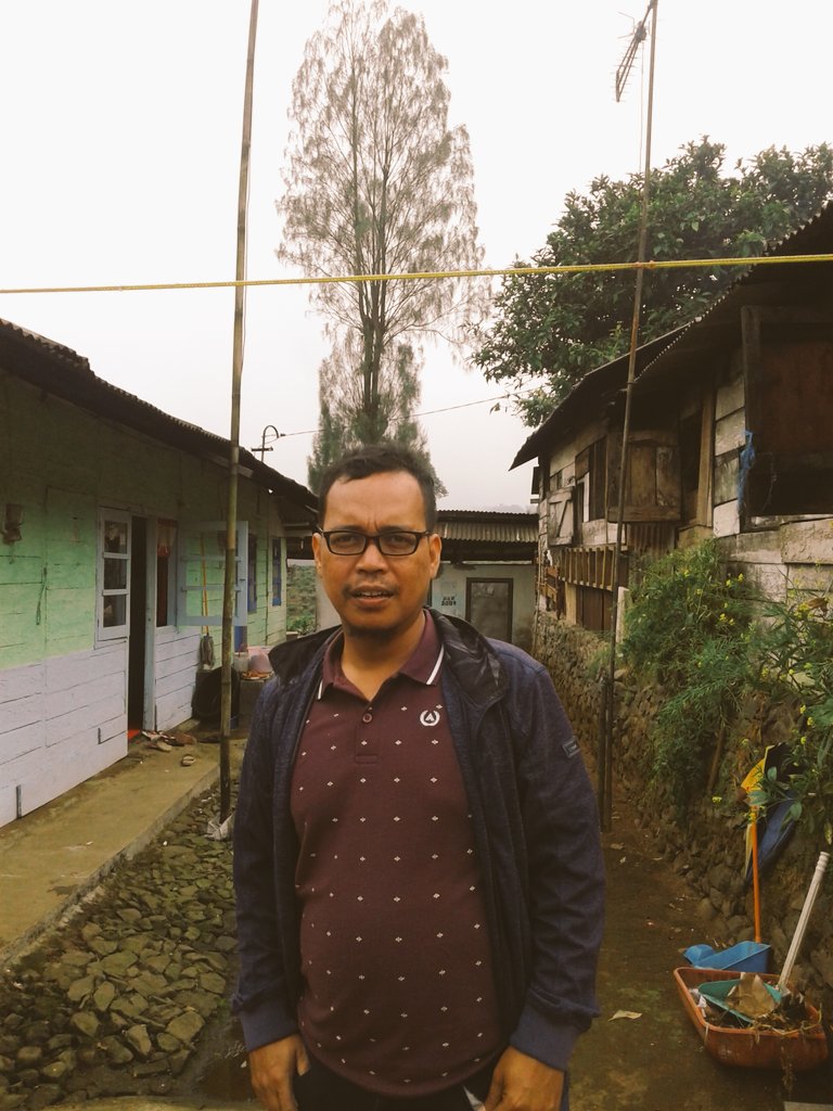 KabulRcsfm's tweet photo. Berada di perum.karyawan teh pagilaran https://t.co/nLpzZOf4o8
