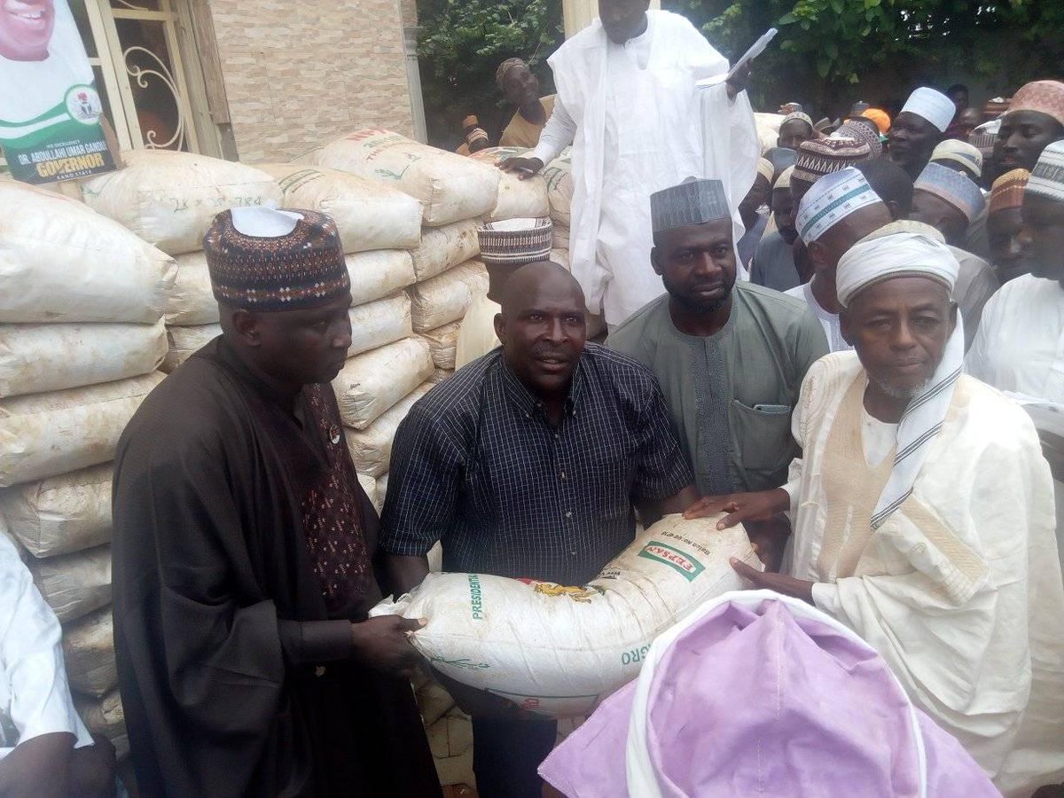 aadoguwa's tweet photo. Yesterday in my hometown of dadin kowa Doguwa LGA kano state I distributed fertilisers and motorcycles to good people of my constituency in other to support and revive our agricultural economy aswell. May Almighty Allah make life easier for all of us. Ameen https://t.co/3aeb5SlWJA