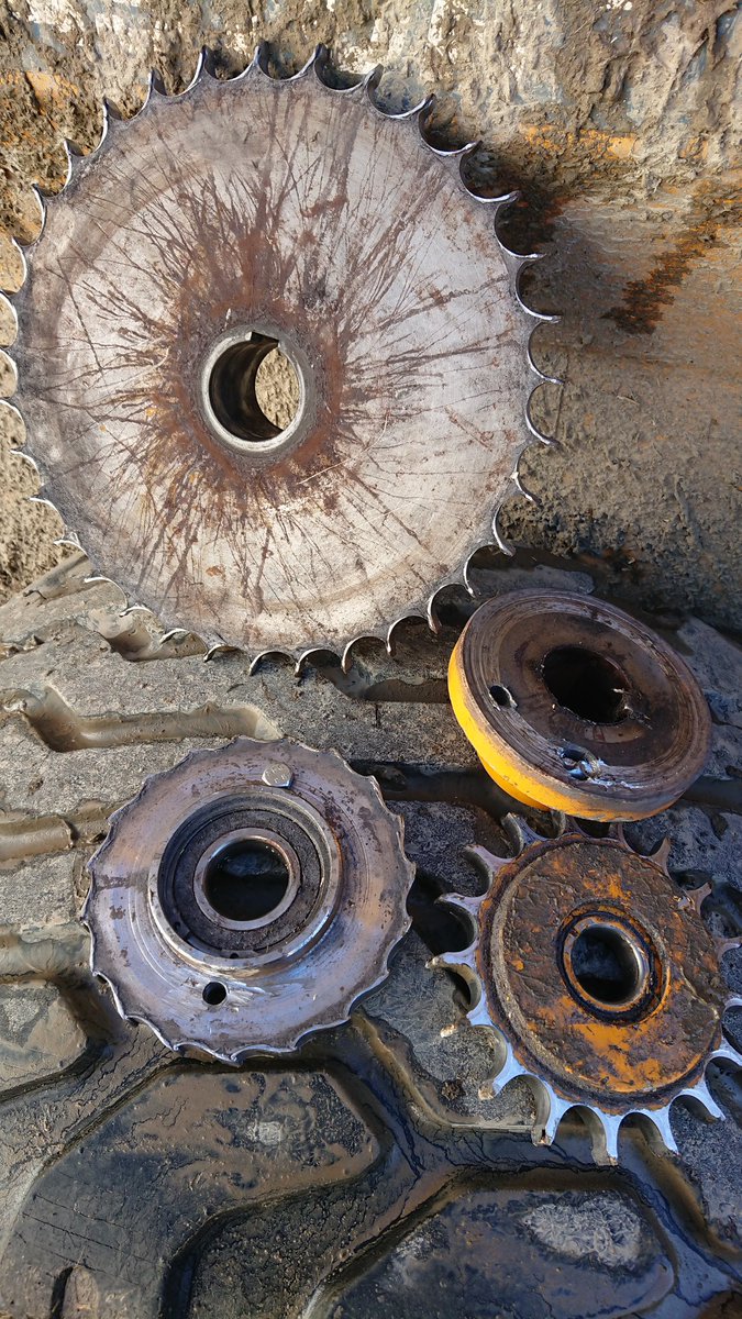 wainuidairies's tweet image. Time for some new sprockets and chain I think. Probably not much life left in them. #buggered