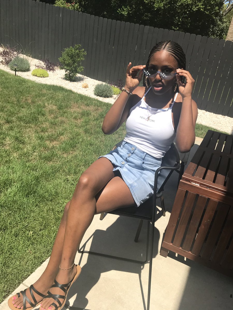 _jourdanfaith's tweet photo. really just wanted to show off my glasses 🤷🏾‍♀️
#BACWeekend2019 https://t.co/agXM6w5VGs