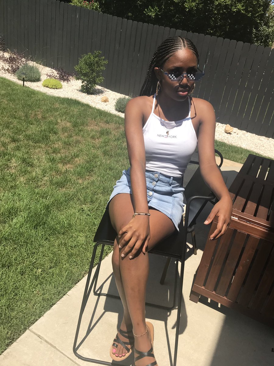 _jourdanfaith's tweet photo. really just wanted to show off my glasses 🤷🏾‍♀️
#BACWeekend2019 https://t.co/agXM6w5VGs