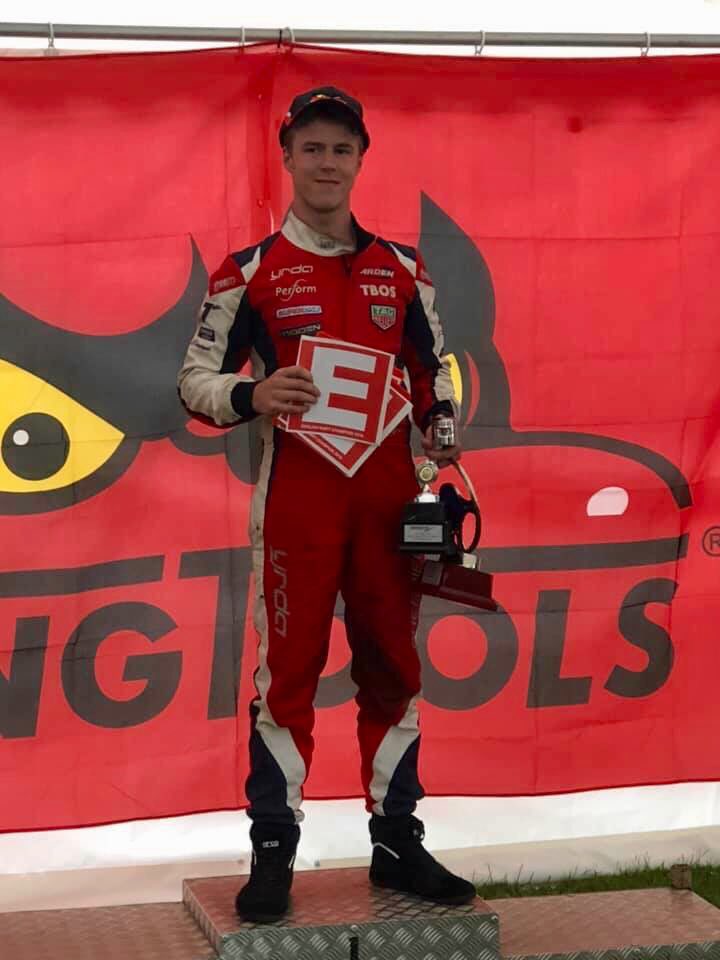 Josh_sherriff's tweet photo. Amazing weekend at the @SheningtonKRC SuperPrix where we won the TMK Extreme final to take the ‘E’ and ‘SP’ plates 🏆🏆

#TKMExtreme #TKM #karting #SuperPrix #Eplate https://t.co/lB10MWPtfd