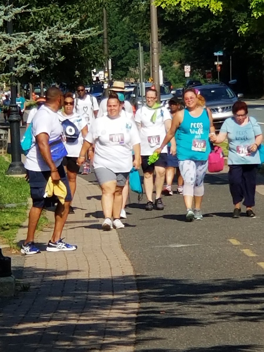 PCOSGurl's tweet photo. So much #teal and #love great job by all #runners and #walkers in this #charity event!!!

#PHOTOS from #pcoschallenge #pcos5k in #Philadelphia #philly for #PCOS 

Join a run in your city @pcoschallenge https://t.co/Ug81uzMyr9 https://t.co/tMlqvPnbmO