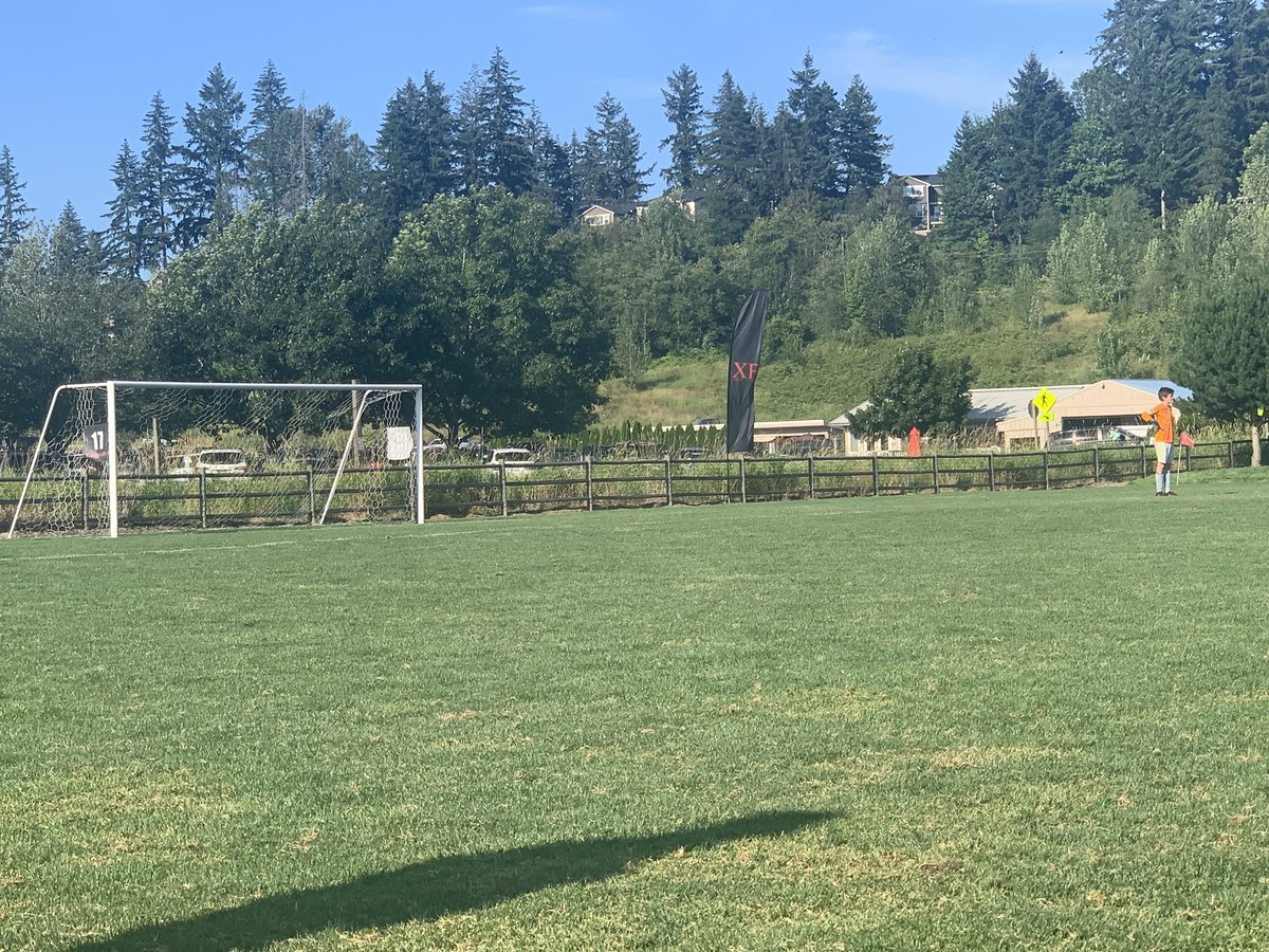 ErinMayovsky's tweet photo. Still feeling the heat in #Redmond 88° #60Acres #CrossfireChallenge  #Q13Fox ⚽️ ⚽️ ⚽️ ⚽️ ⚽️ ⚽️ ⚽️ ⚽️ ⚽️ https://t.co/ONwhcFbF1V