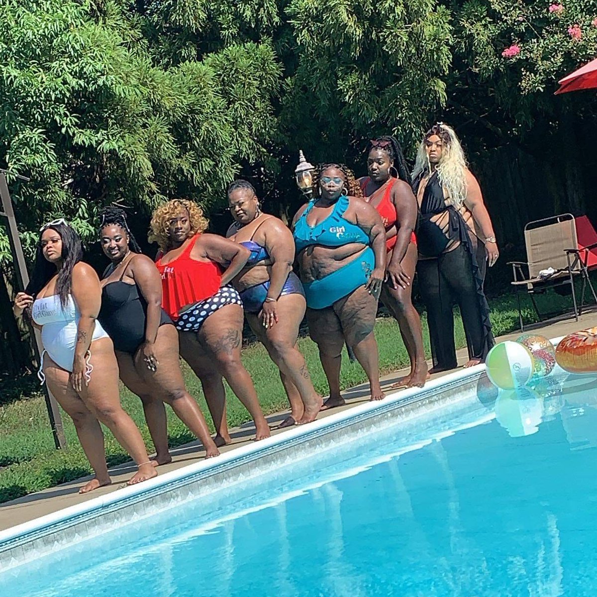 You ever seen a BBW Buffet, before?😮🤤
#PrettyFatGrlGang #PFGG #Photoshoot Pick your poison😍