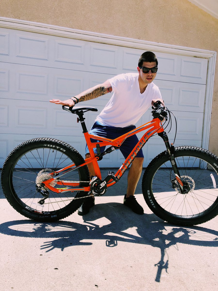 shotviatony's tweet photo. Day 202 of 365: It’s shred time, bro! #365withthebears #cannondale #mountainbiking #shredtime https://t.co/vfsIP3If42