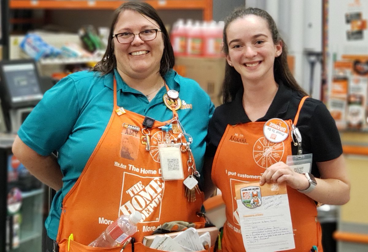 Thank you Arianna for providing world class customer service! One of her customers hand-delivered a letter today to make sure we knew about it. #PMDPeopleFIRST #D77Proud <a href="/paulcoxHD/">Paul Cox</a> <a href="/AngeliqueK_HD/">Angelique Kennedy</a> @HdDeanna <a href="/ATownsend4811/">Amy Jo Townsend</a> <a href="/HDLataille/">David Lataille</a> <a href="/kmwunrow/">Kathleen Elmore</a> <a href="/davek1116/">David King</a> @TJ166HD