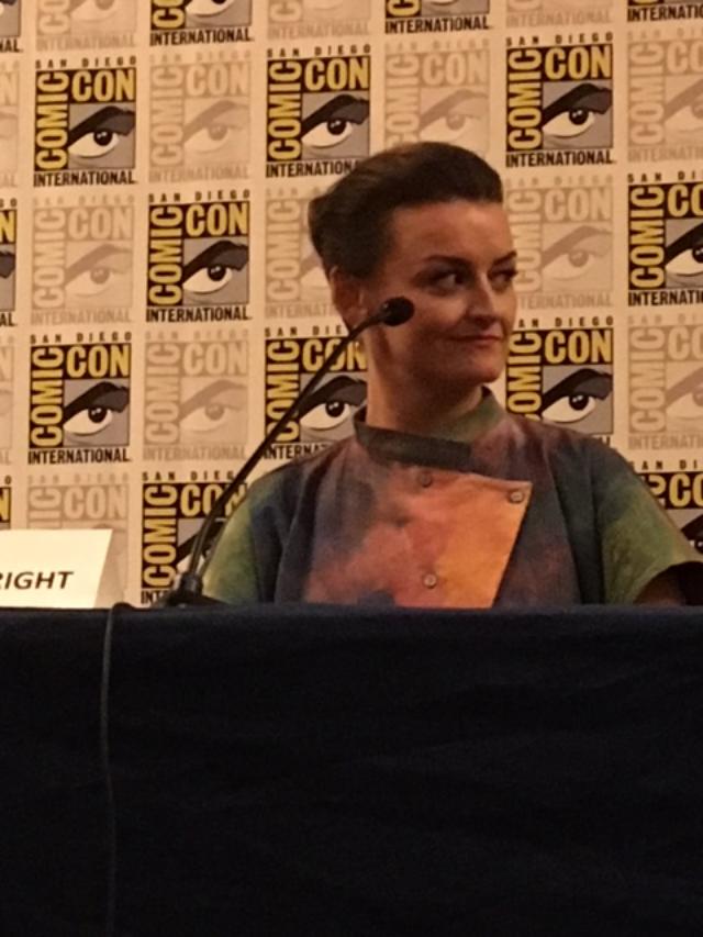StarryMag's tweet image. .@SnowpiercerTV stars @alison__wright @LenaRockerHall #MickeySumner talked to reporter @Texasartchick about starring in this new series!

#Snowpiercer #SDCC #SDCC50