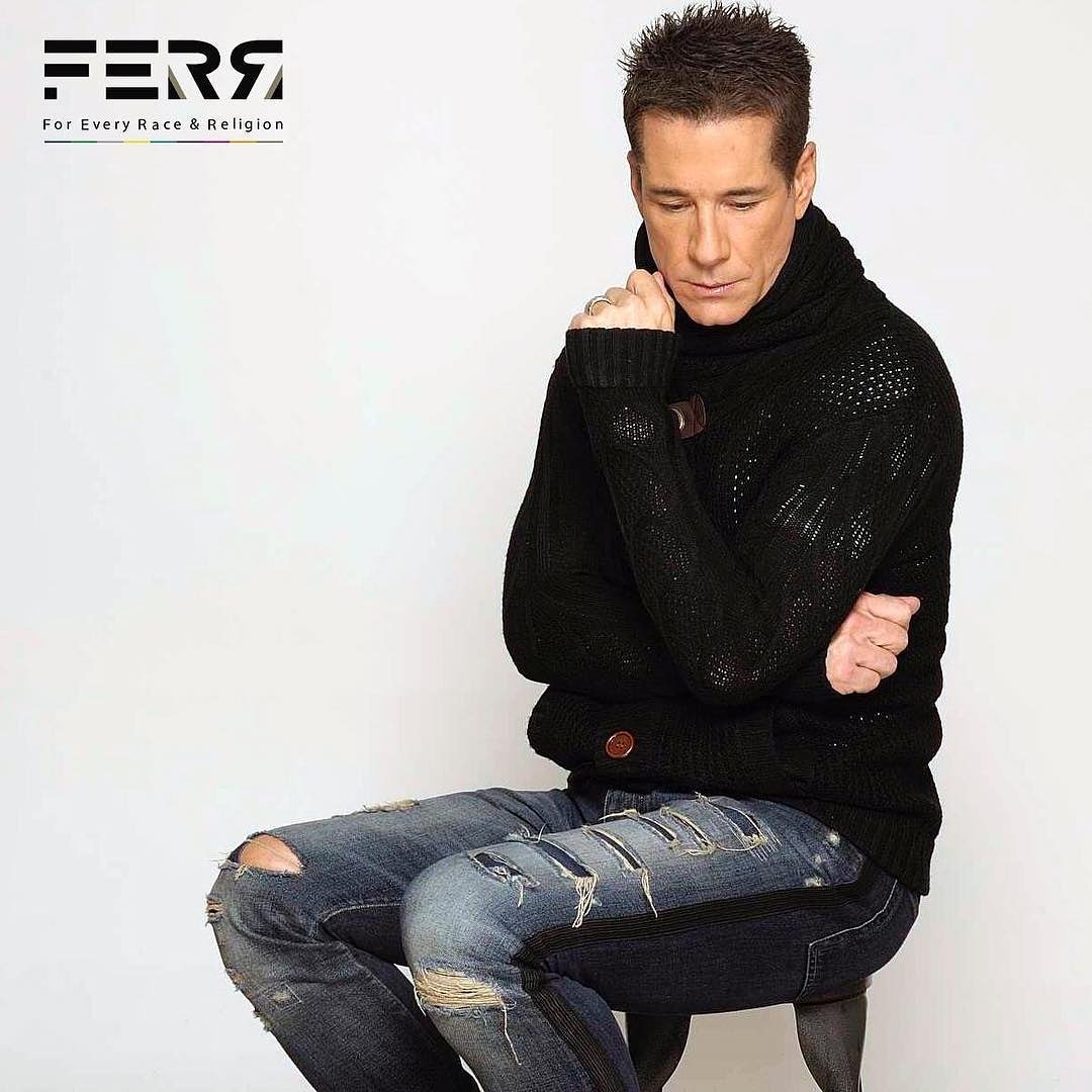 GabyLlerenas2's tweet photo. Eres la persona que más admiro me siento muy orgullosa de ser tu fans por siempre ferr fans @FerrCarrillo #ferrcarrillo #love 
no te fallaré, seguiré a tu lado https://t.co/1WI9oOKfLd