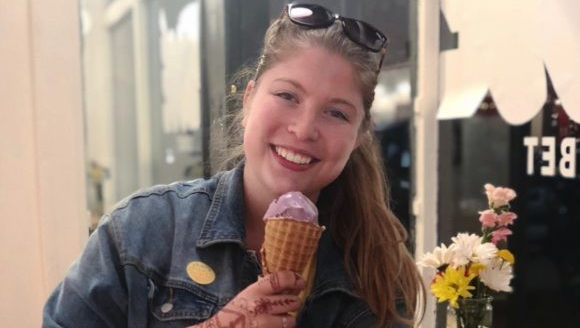 🍨Which St. Louis Ice Cream Spot Matches Your Personality?

There are a multitude of great ice cream spots scattered across St. Louis. Take the quiz at soo.nr/yoBH to see which one matches your personality.