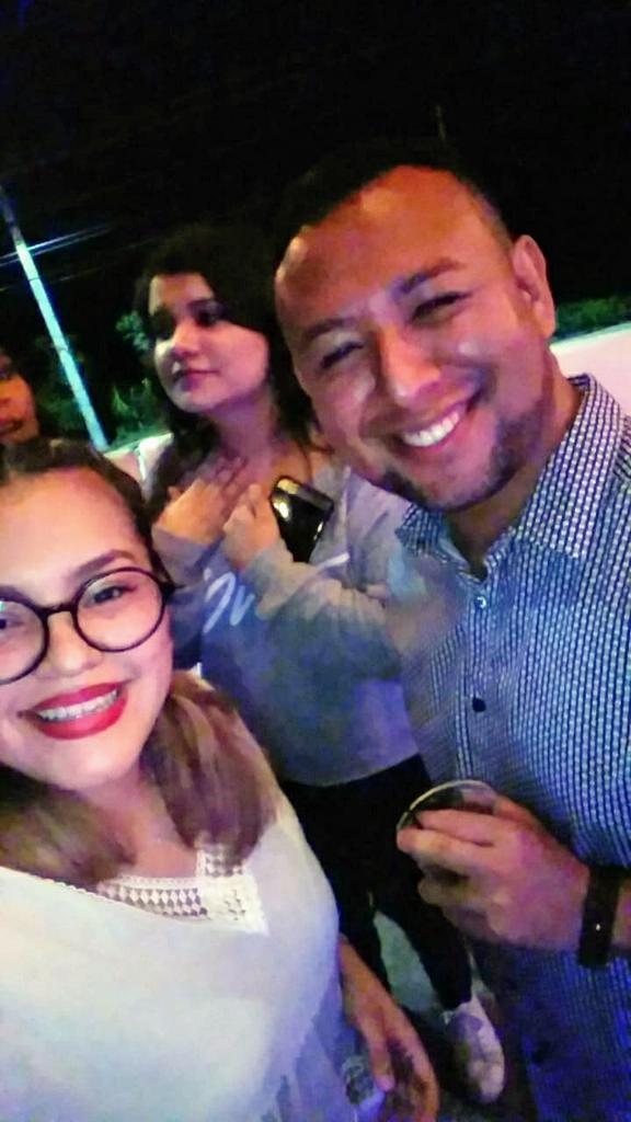 amauri_0108's tweet photo. Y pues toco celebrar a la @_Andreaaa21 en @bar_copas #HappyBirthdayAndrea #MasPerreo ππ»πΊπ» https://t.co/O7Gbuq9PA6