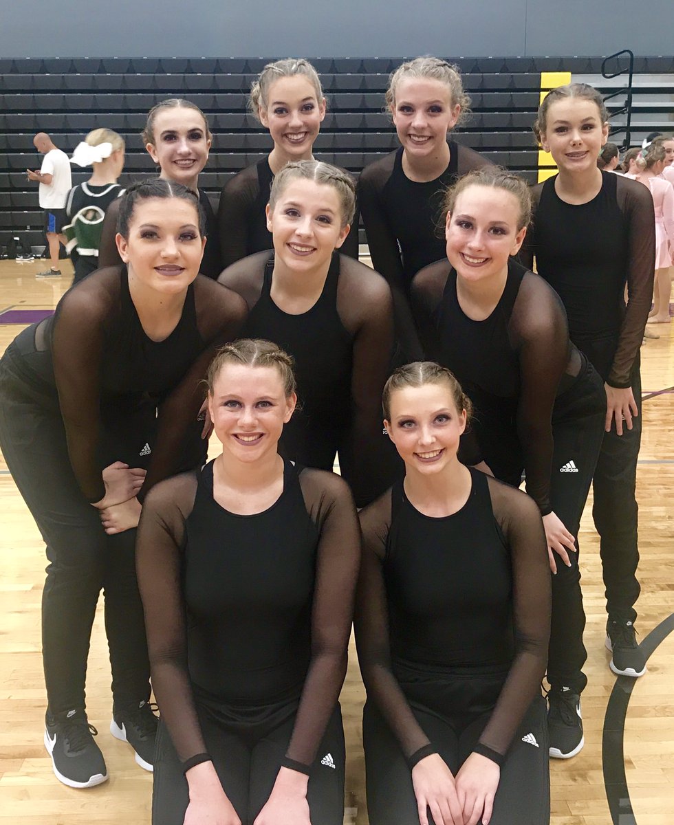 FZWJVDANCE's tweet image. HOME ROUTINE✔️ ...loved competing tonight alongside some amazing JV teams! Good luck to everyone!!! #uda #homeroutine #fzwjvdt