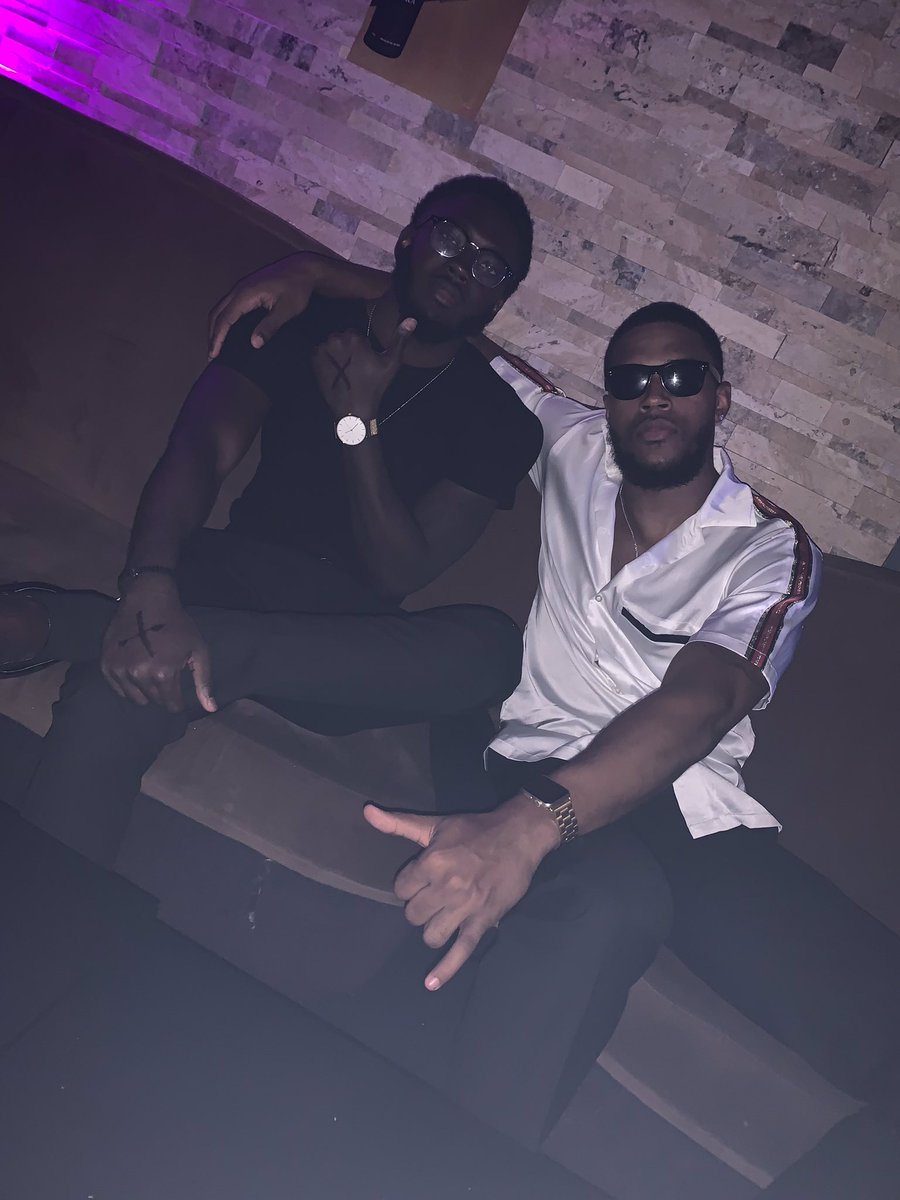 bornballin3's tweet photo. Dem ZB Boys Sum Dangerous 🦍❄️ https://t.co/CVSzm1hIyP