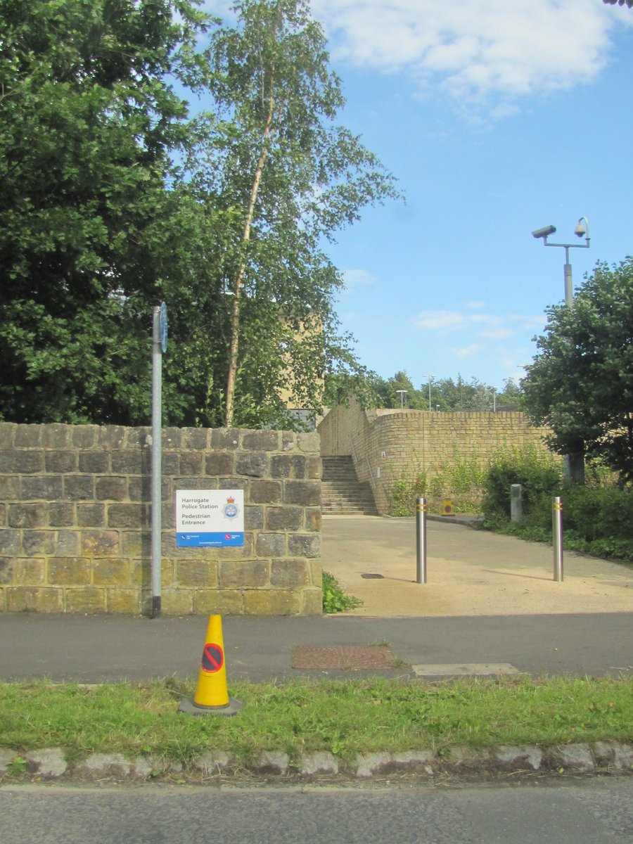 @HgateAdvertiser Saw this... doubt there are many pedestrians walking to work now the Police headquarters are #OutOfTown @Harrogatebc @HaparaHgt 
Must be having #ParkingProblems with all the #TrafficCones present down the roadsides