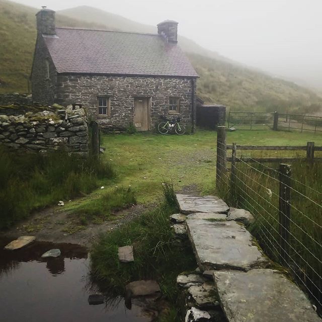 Last night's accommodation. .
#bothy #transcambrian #bikepacking #cycling ift.tt/2Z5jxT4