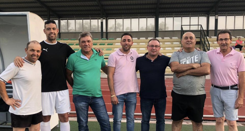 Esta es la nueva directiva del F.C. Aguilarense:
Presidente: Manuel Zurera “Lolo”
Vicepresidente: Joselu Melgari
Secretario: Pepe Maestre
Tesorero: Rafa Urbano
Vocal 1: Fernando Bonilla
Vocal 2: Grabiel Varo
Vocal 3: Manuel Lucena
Vocal 4: Antonio López