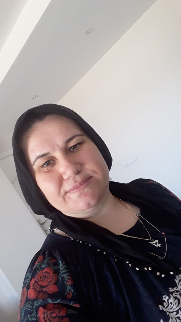 Arkadaşlar hesabım askıya alındı lütfen ekleyin dm yapın ❤️❤️❤️