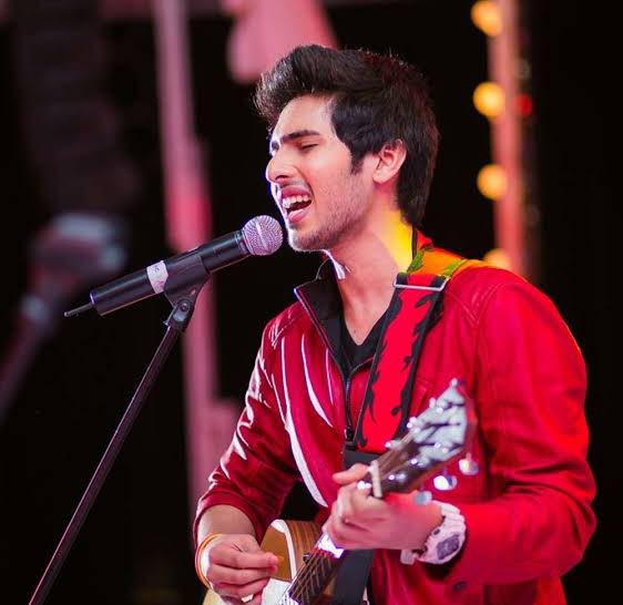 iBeing__n7's tweet photo. Happy birthday to my favourite😘😘
May you have many more. May god bless you with lots of happiness and success.
#StayBlessed❤ #HappyBirthdayArmaanMalik
#MyFavouriteSinger💓
@ArmaanMalik22 https://t.co/Tc47D4XYO0
