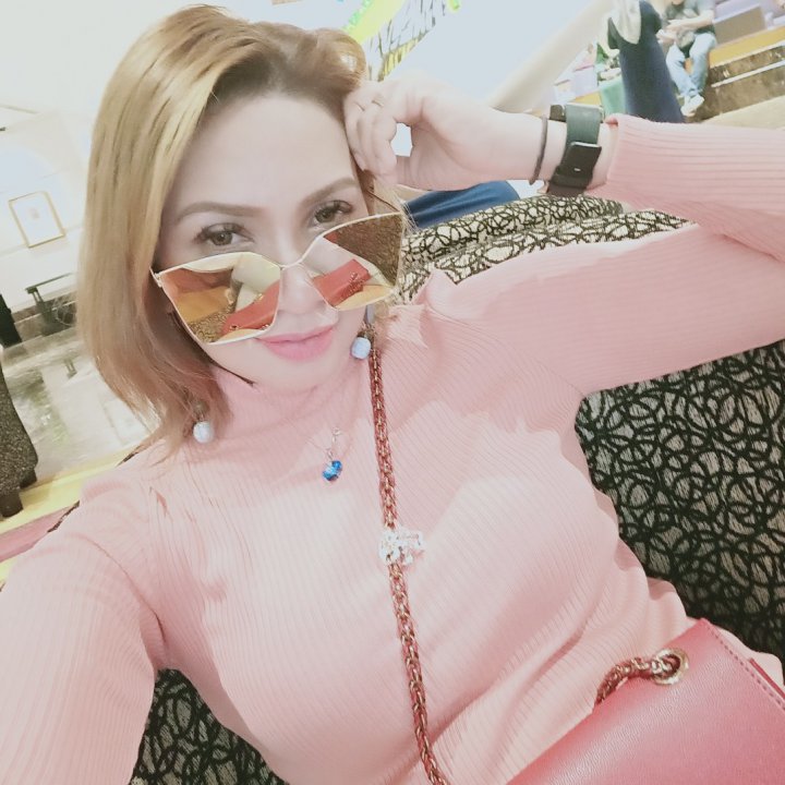 puterimummy30's tweet photo. Come hangout with me on #BIGOLIVE https://t.co/MxXGpbskCb https://t.co/5pizQouWrM