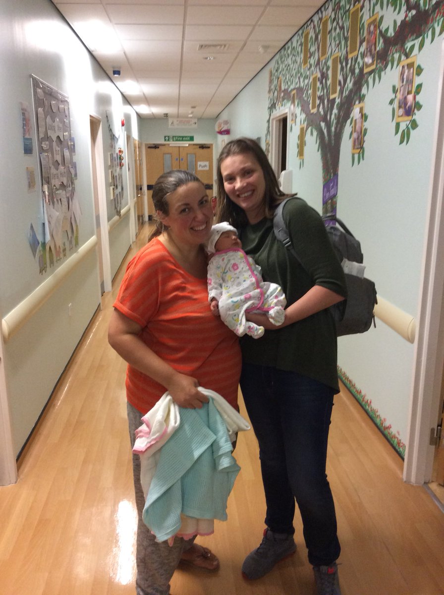 NeomatesOrm's tweet photo. Frankie with her mummies ☺️❤️ Neonatal graduate 👶🏻 @SONHStrust https://t.co/4VVdlEczxG