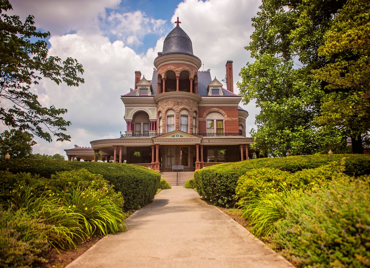 jonahphotograph's tweet photo. So glad to be in #kokomoindiana! I have had an amazing time in this beautiful city and as always, looking forward to the future!
#indianauniversitykokomo #kokomoindiana #seiberling #seiberlingmansion #indiana #mayorgoodnight #photography @cityofkokomo @GregGoodnight https://t.co/zfBb6PdWRn