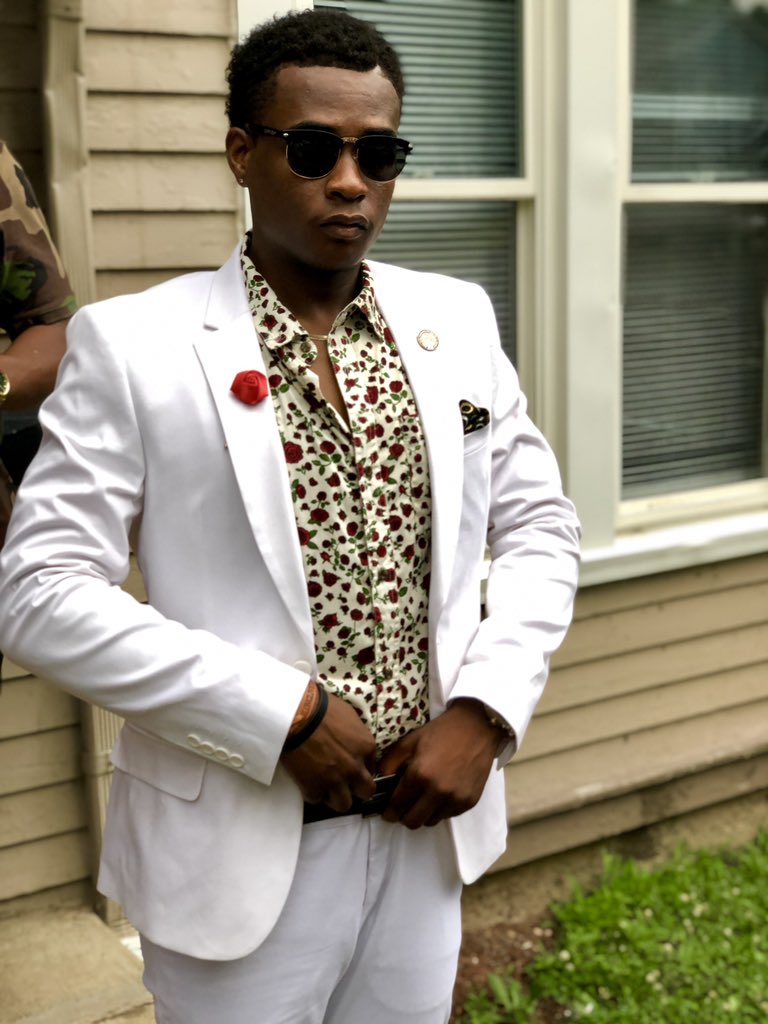 mainline101's tweet photo. Yeah I’m looking down cause I don’t see no one above me 💯 #MM7 #MadeMen  #LongLiveTeezus 🙏🏾 https://t.co/Spcw3eRMov