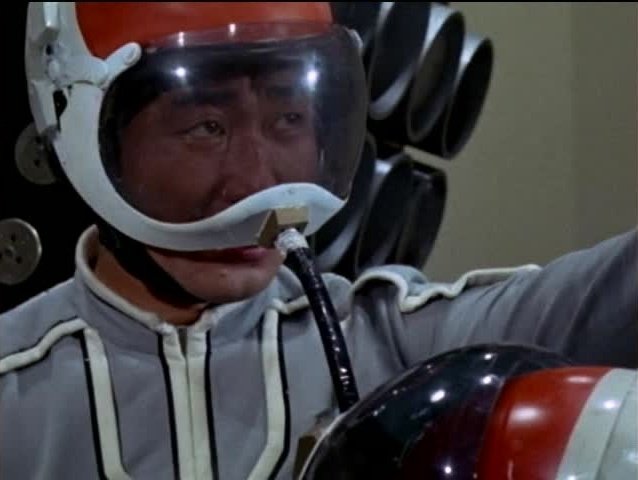 ないと ウルトラセブンのウルトラ警備隊が 宇宙に行った時のヘルメット バイザー下ろすだけで酸素マスク っても肌だけじゃなくおもいっきり口やらが出てるゥ T Co L1c8ivdey4 Twitter
