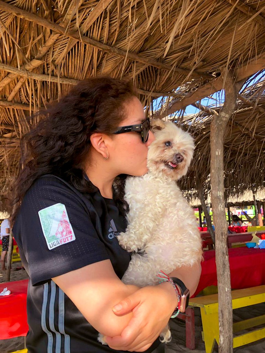 Stephany_Alejo's tweet photo. El amor más sincero e incondicional 🐾🐶🐕 #DiaMundialDelPerro https://t.co/vinm4rUSuG