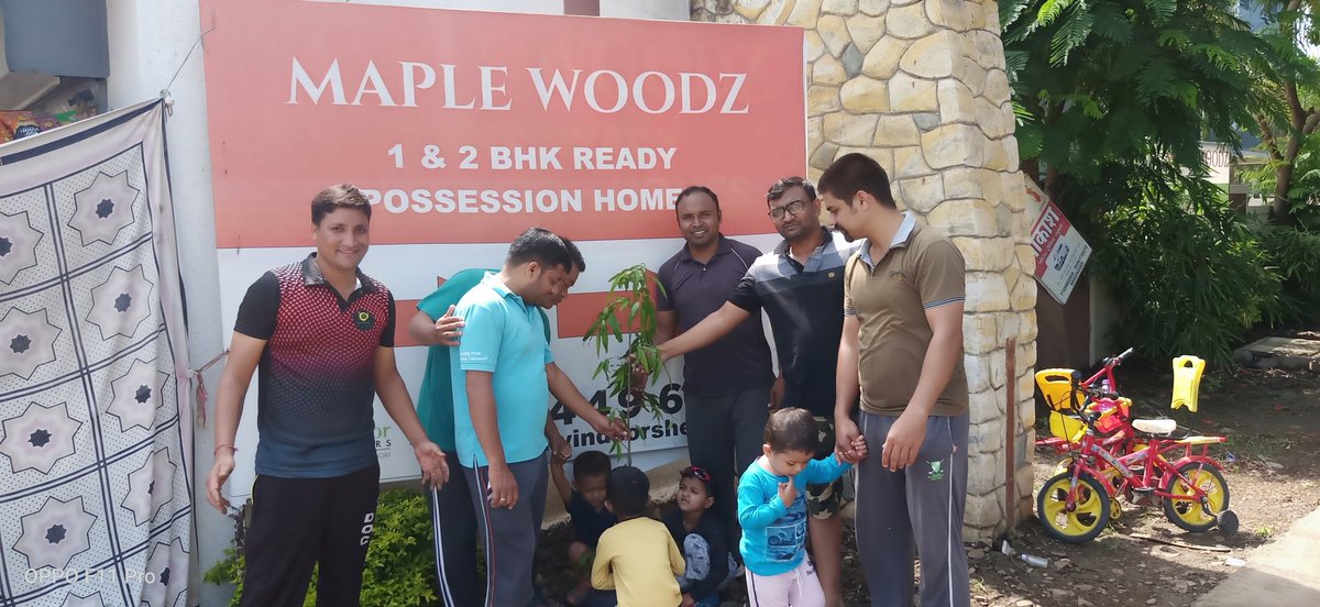 YogeshPIndian's tweet photo. Plantation activity with Friends, Families &amp; kids. @MapleWoodz,@BakoriRoad . Parents Donated saplings &amp; educated kids to maintain it. Green Awareness..Green Wagholi Clean Wagholi. https://t.co/9ynHiPp2bi