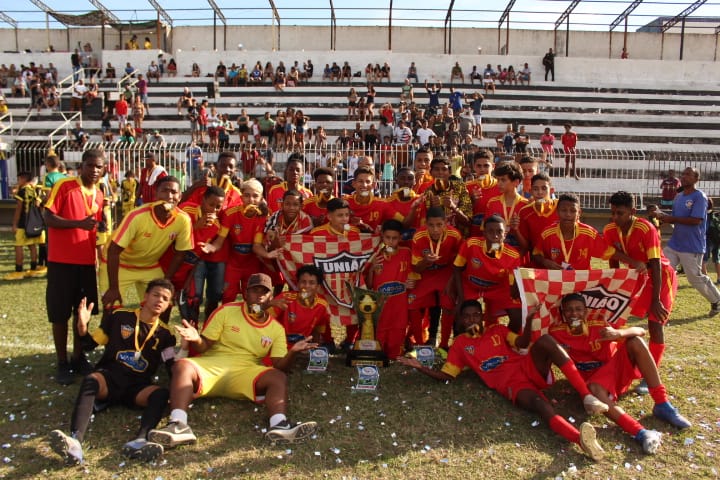 Cipri096's tweet photo. CAMPEÃO 2K19 COPA RAVIS DEU UNIÃO, O CAMPEÃO VOLTOU 🙌💪🏆⚽ @EmersonVieira03 @RhyanMartins11 @Santooosjrr @pogba_jr08 @mattewsoliveir0 @lopesteoptk @joaooo_jv https://t.co/mhrS913I66