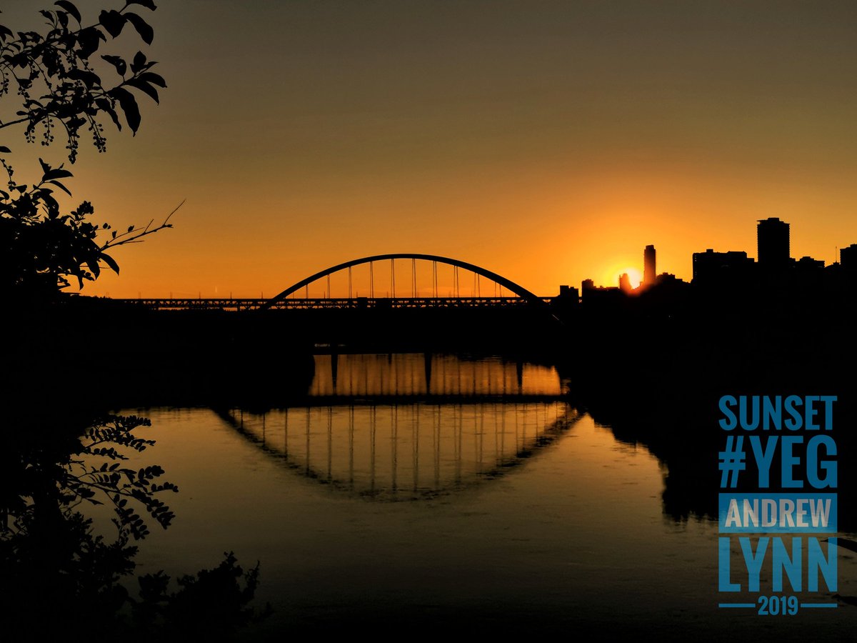 Fluxerant's tweet photo. #Sunset #YEG #Edmonton #Alberta #Canada @SpitMilk 📸#AndrewLynn https://t.co/euEFb1On8a