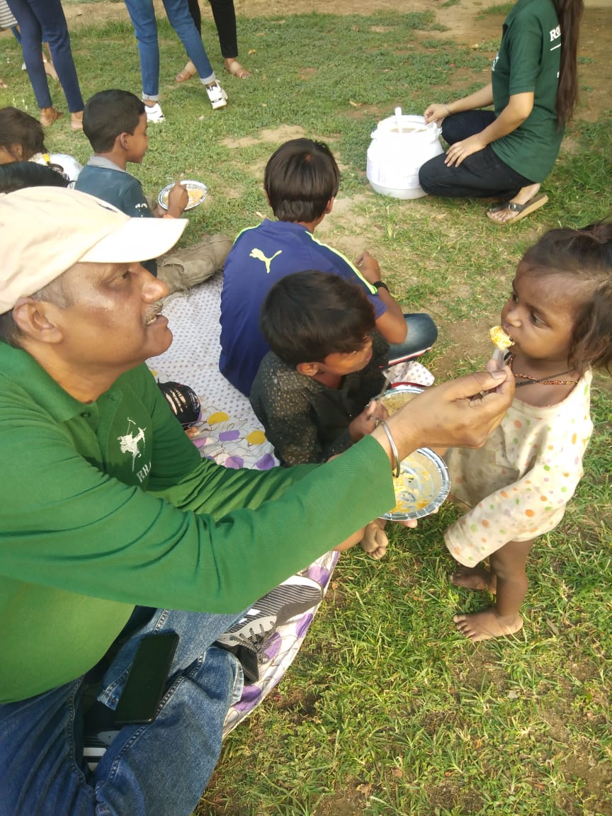 gr66511's tweet image. Thankyou Parveen, for doing your bit to eradicate poverty.  @justpkgupta #RHA #OracleFieldSupport