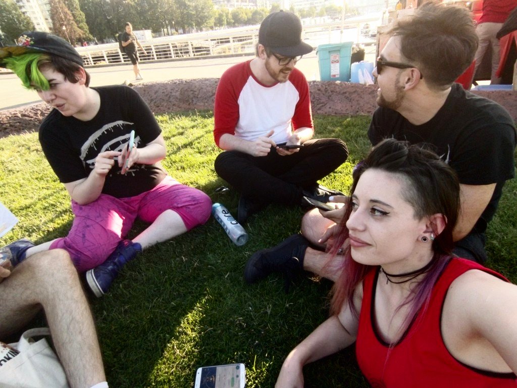 Ms_Kappy's tweet image. Joined by friends! Caught sooo many shinies! 10/10 good day even if I got sunburned 😂
 @sm00pa @squeedgemonster @SiGeCore @Leon_SpottyDog @PartyPrat