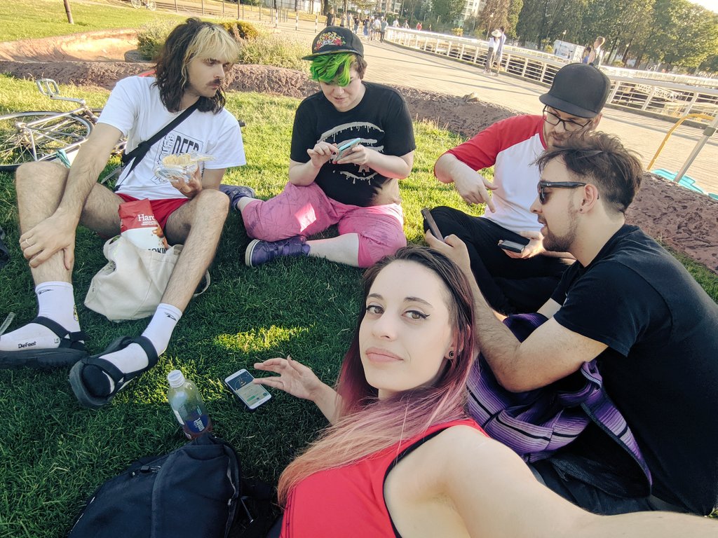 Ms_Kappy's tweet image. Joined by friends! Caught sooo many shinies! 10/10 good day even if I got sunburned 😂
 @sm00pa @squeedgemonster @SiGeCore @Leon_SpottyDog @PartyPrat