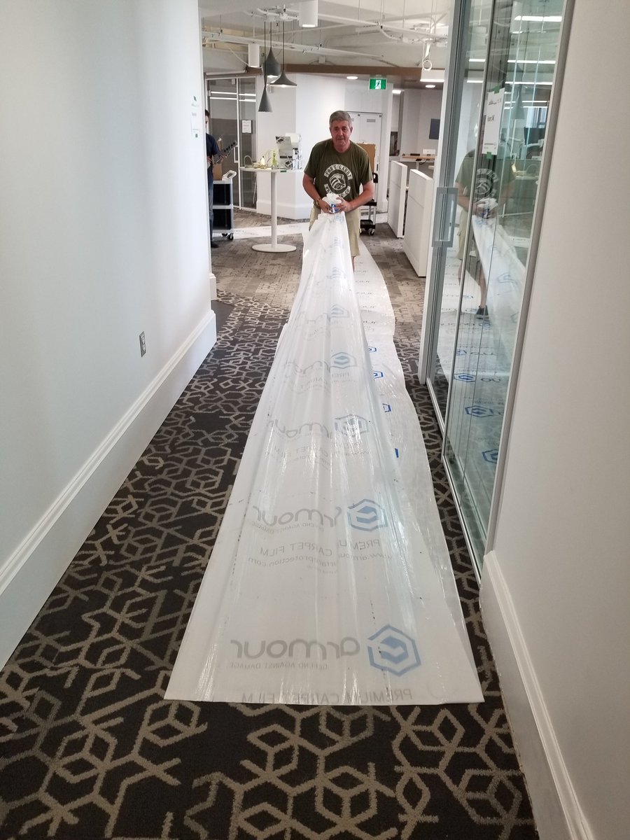 AILINNS's tweet photo. Getting ready for our new space! #GCWorkplace #DynamiteTeam https://t.co/wt33P7YfwT