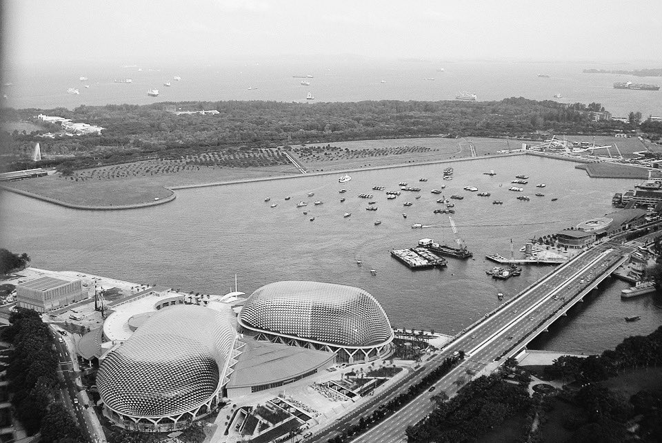 ConcordeHotelSG's tweet photo. Bicentennial Highlights: Marina Bay

As we approach Singapore’s 54th year of gaining independence this August, here is a before and after of the most iconic Marina Bay skyline. Termed an engineering feat, the construction began in 2007 and was completed in just 3 years! https://t.co/oiOoLFNbEo