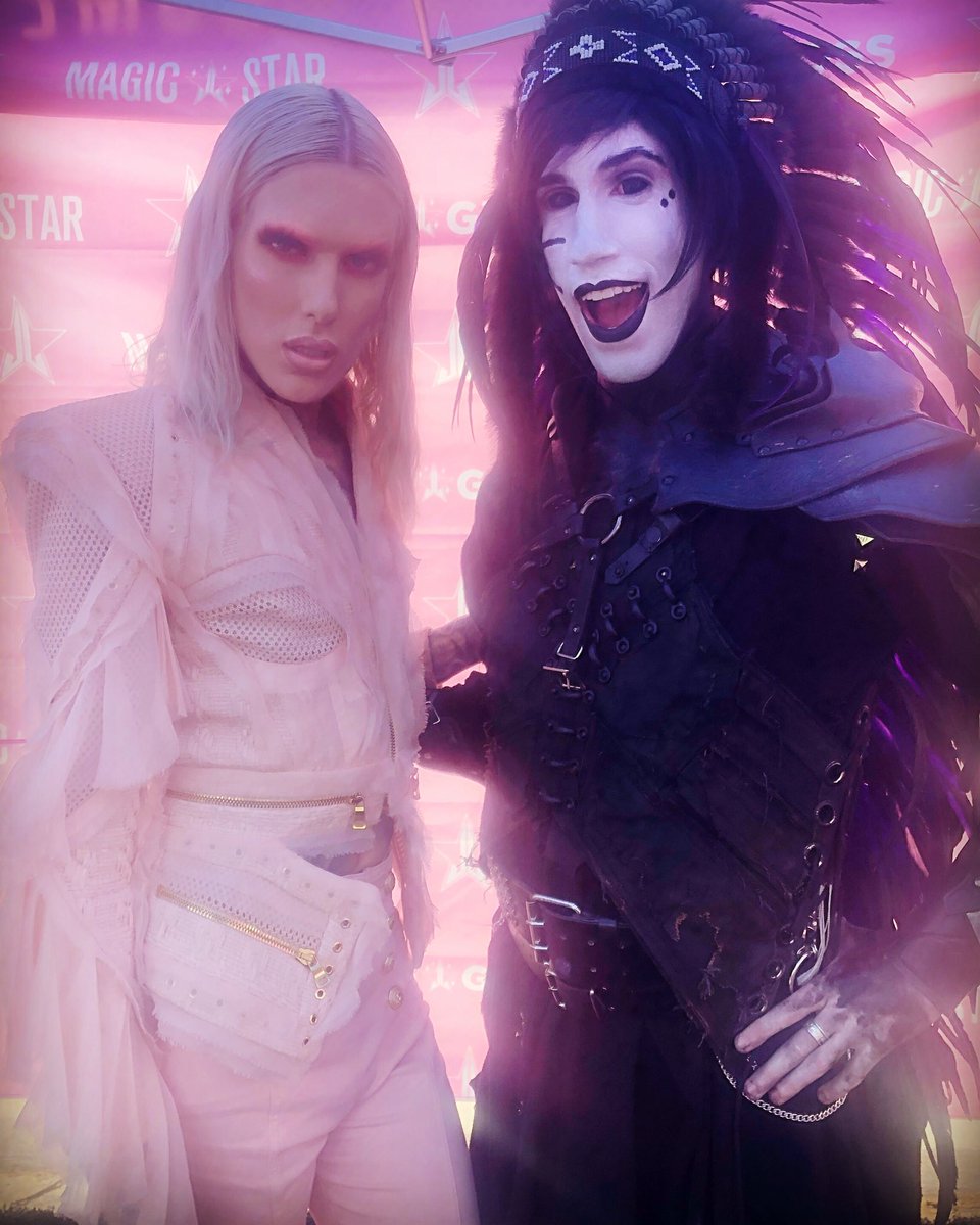 SocialRepose's tweet photo. He was so nice! @JeffreeStar https://t.co/JjCu2bkLwb