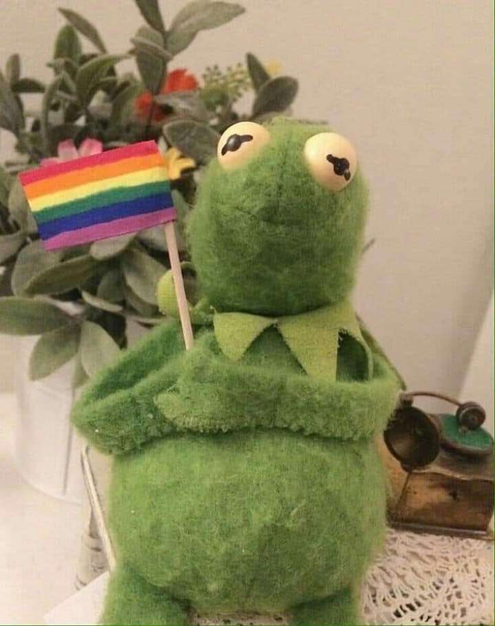 SapataoPsiu's tweet photo. Aquele momento que vc tem que mostrar que é sapatão pra crush que acha q vc é hétero https://t.co/rO6JjqHReV
