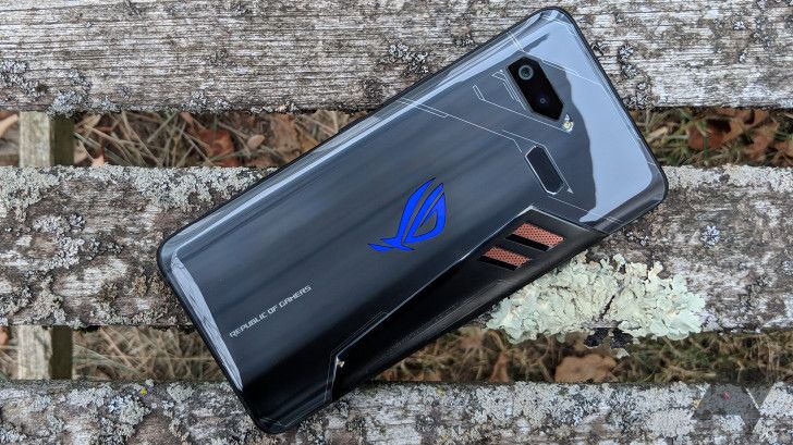 FrameGadget's tweet photo. The Phone will feature a 6.59 inch 120Hz OLED panel. Which is quite high compared to OnePlus 7 Pro’s 90Hz panel.
https://t.co/gxel07wmrG
#Asus #asusrogphone2 #GamingPhone #120HZScreen #Rog #Snapdragon855 #SD855 #AsusPhones #asusrog https://t.co/jgEUu0Gye5