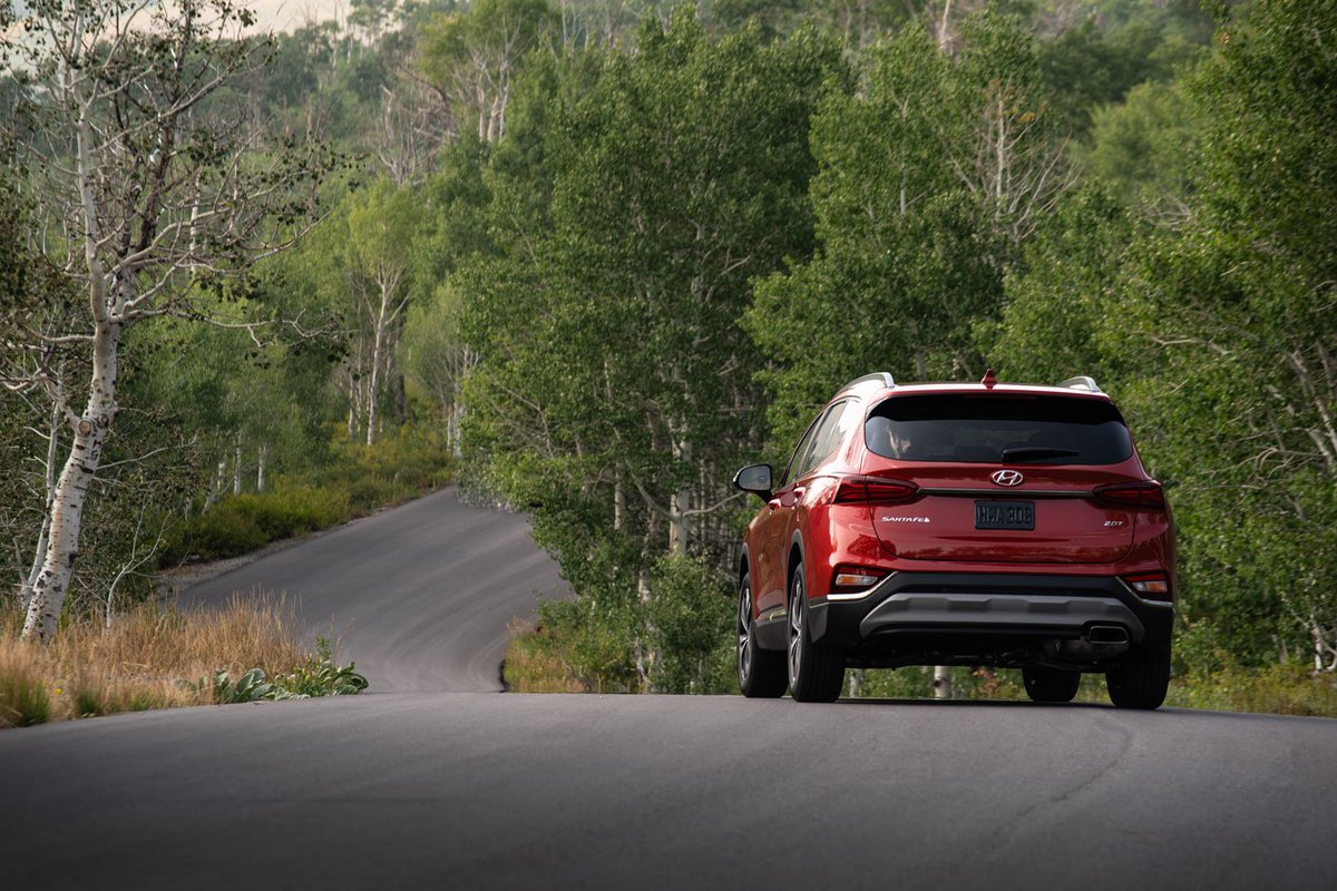 HMGnewsroom's tweet photo. [#HMG] Happy summer holidays with #SantaFe #MakeQualityTime #FlagshipSUV #Hyundai https://t.co/IvY2cpvEaK