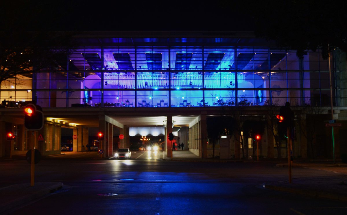 Last week we showed you a selection of photos from the <a href="/Sanlam/">Sanlam</a> Future Leaders and Senior Managers Conference, that were taken during the day. While the setup was still impressive for all delegates attending the event, we have to say that the design really came to life at night