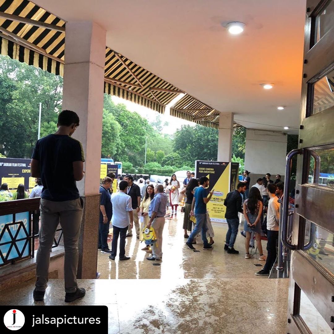 JalsaPictures's tweet photo. Yesterday @NakkashTheFilm Official Screening at @jagranfilmfest in #SriFortAuditorium .Thank you Delhi for awesome response 😊 https://t.co/2fLykJG9nJ